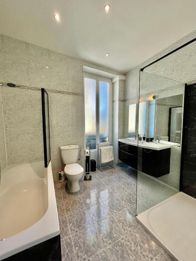 Spacious 3 Bedroom Flat Nice Center - Magnificent View-Parking Luaran gambar