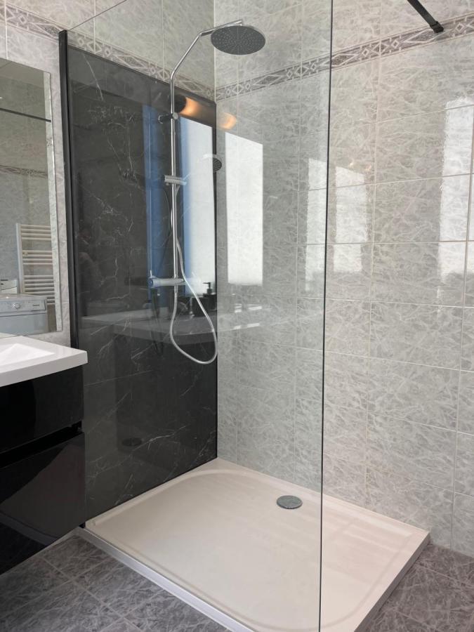 Spacious 3 Bedroom Flat Nice Center - Magnificent View-Parking Luaran gambar